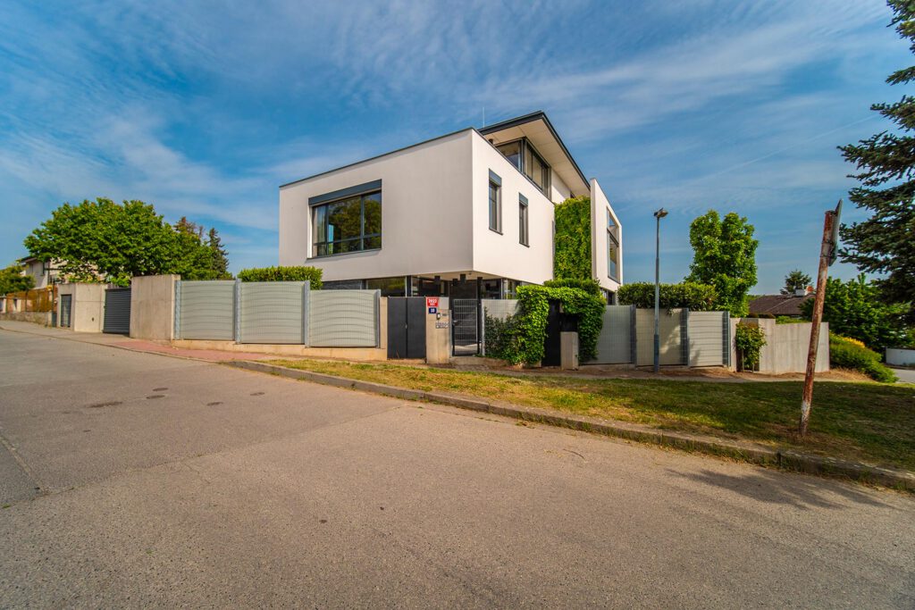 Levý obrázek sekce